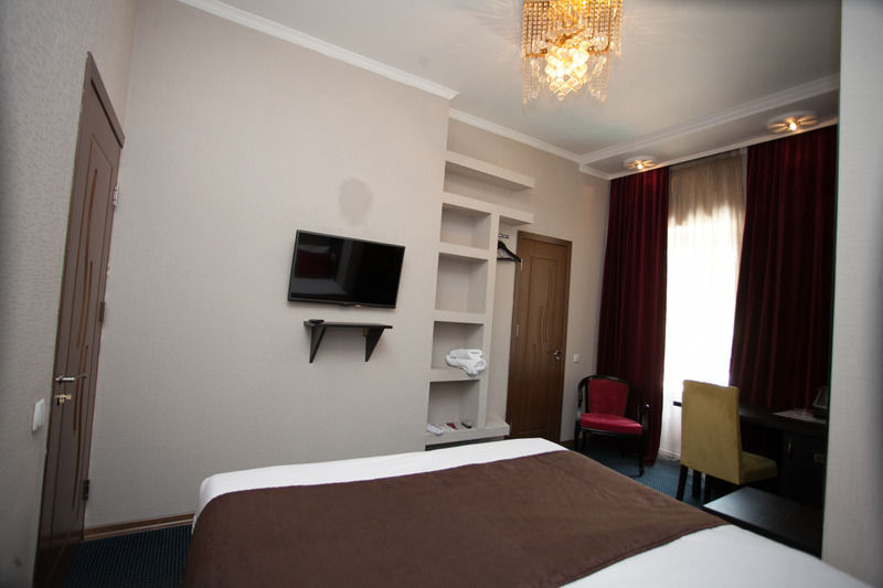 Shadow Boutique Hotel & Spa Chişinǎu Buitenkant foto