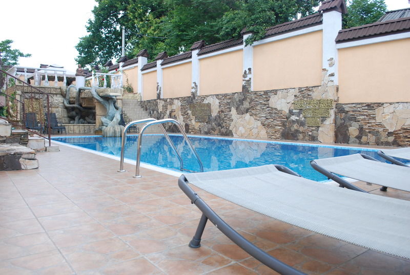 Shadow Boutique Hotel & Spa Chişinǎu Buitenkant foto